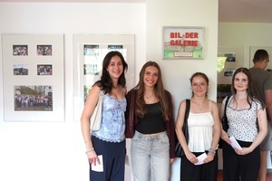 Die Knstlerinnen der 3D-Konstellationen in der Bildergalerie (von links nach rechts): Anna Dilber, Laura Bendzinski, Emily Kuntze und Nora Zimmermann. (Bericht und Foto: Venera Weinhardt)